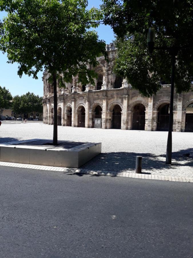 5 Minutes Des Arenes, Parking Gratuit, 6 Couchages Nîmes Eksteriør bilde