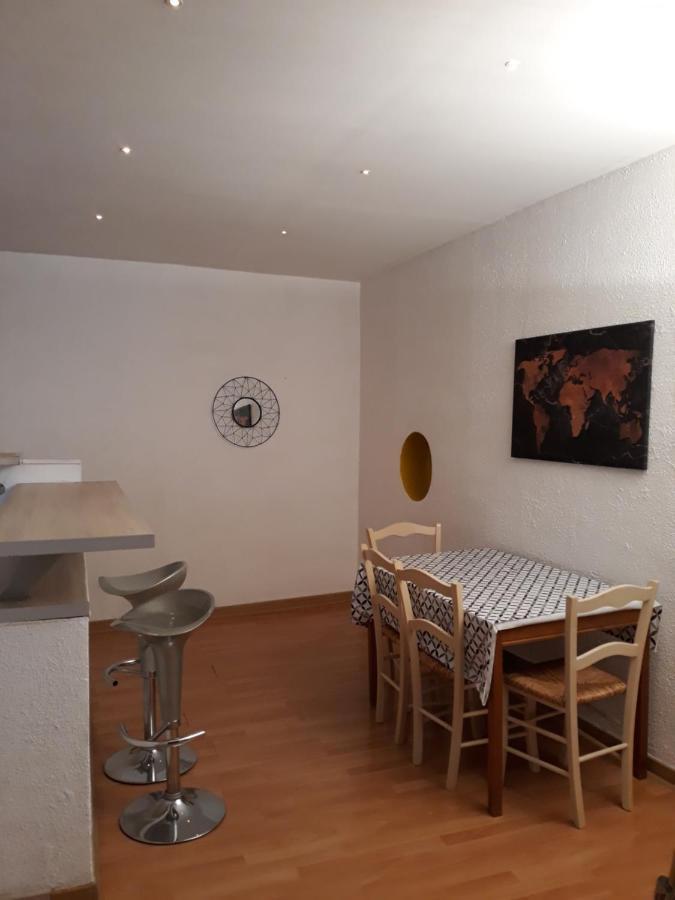 5 Minutes Des Arenes, Parking Gratuit, 6 Couchages Nîmes Eksteriør bilde