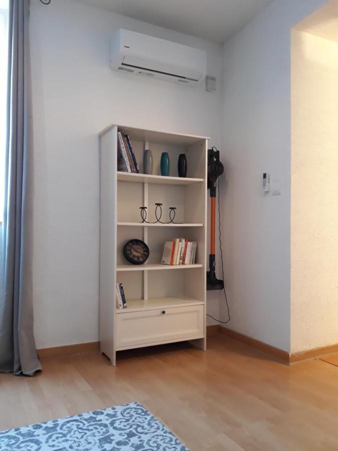 5 Minutes Des Arenes, Parking Gratuit, 6 Couchages Nîmes Eksteriør bilde