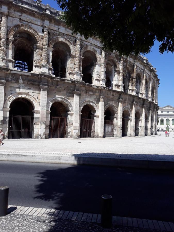 5 Minutes Des Arenes, Parking Gratuit, 6 Couchages Nîmes Eksteriør bilde